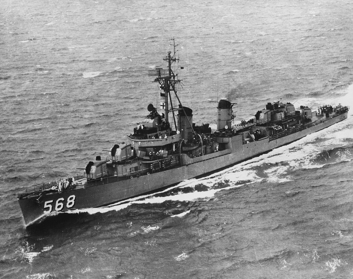 1200px-USS_Wren_(DD-568)_underway%2C_circa_in_the_mid-1950s_(NH_107257).jpg